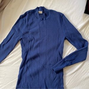 H&M Beautiful Blue Sweater with Beautiful Details, Size M